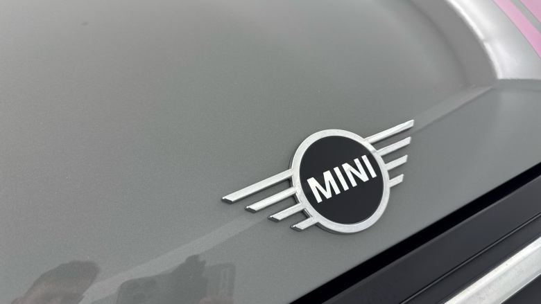 MINI Hatchback 1.5 Cooper Classic 3dr Auto Petrol Hatchback